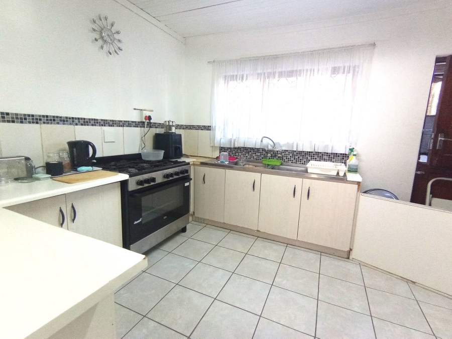 11 Bedroom Property for Sale in Ravensmead Western Cape